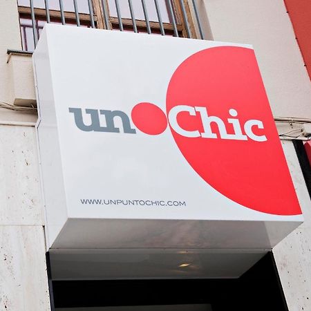 Hospedium Hostal Un Punto Chic Huesca Exterior photo