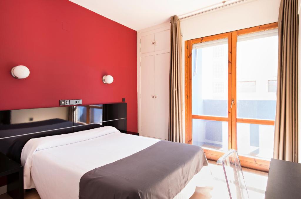 Hospedium Hostal Un Punto Chic Huesca Exterior photo